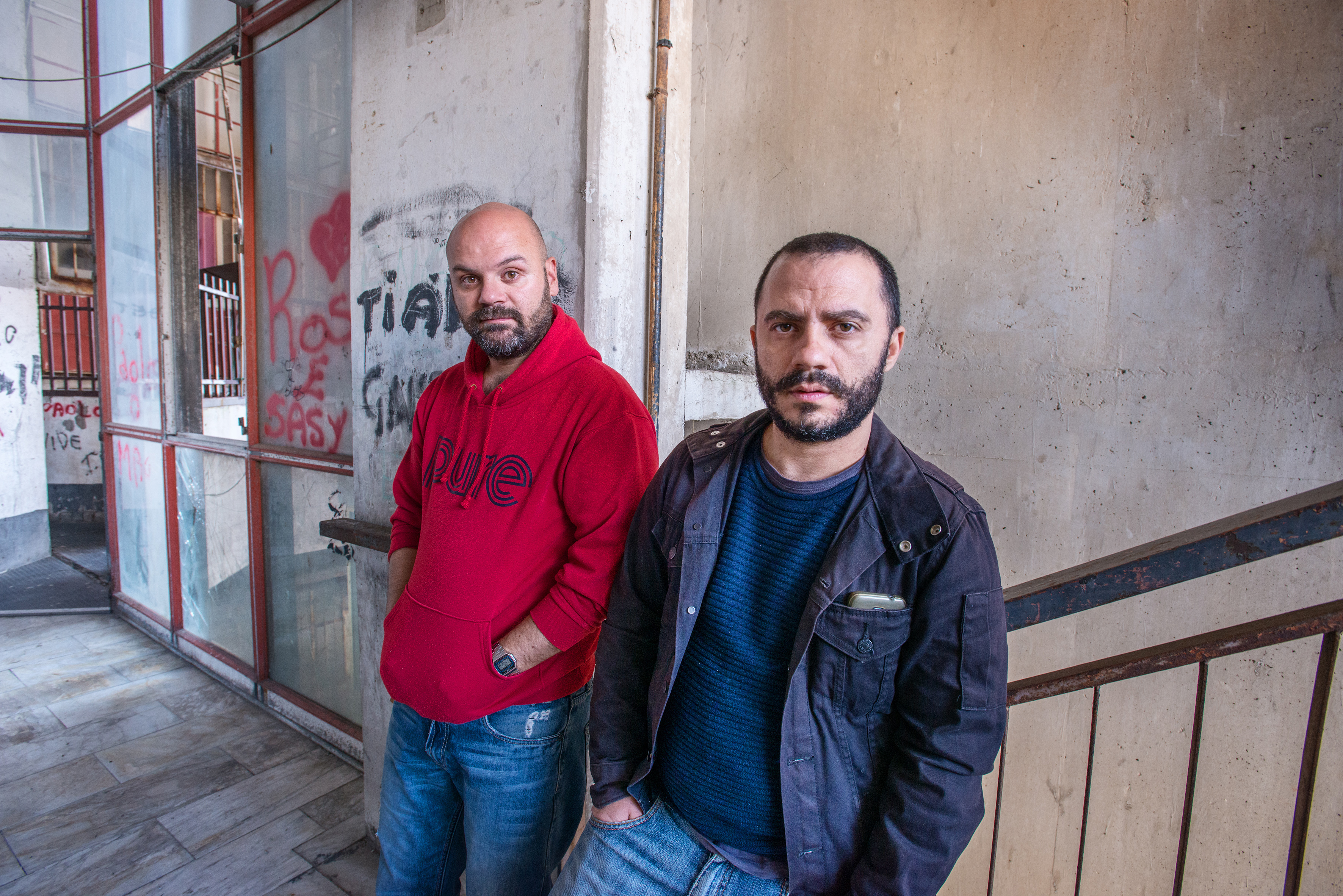 Ciro Corona und Daniele Sanzone, Organisatoren der Scampia Trip Tour. Foto: Max Intrisano